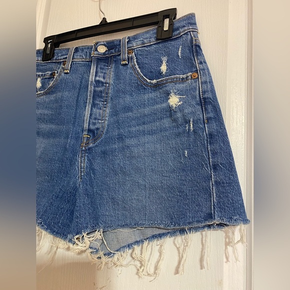 Levi’s Ribcage High Rise Cut Off Button-fly Denim Jean Shorts Size 28 - Picture 9 of 16